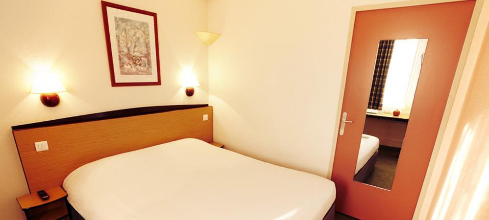 Hotel Campanile Lille - Lomme Zimmer foto